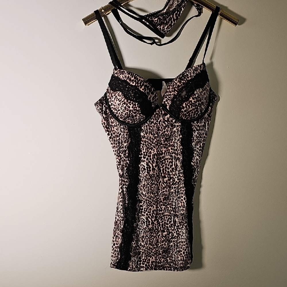 Fame Sexy Leopard Print Lingerie Set with Black Lace. Sz Lg. NWOT